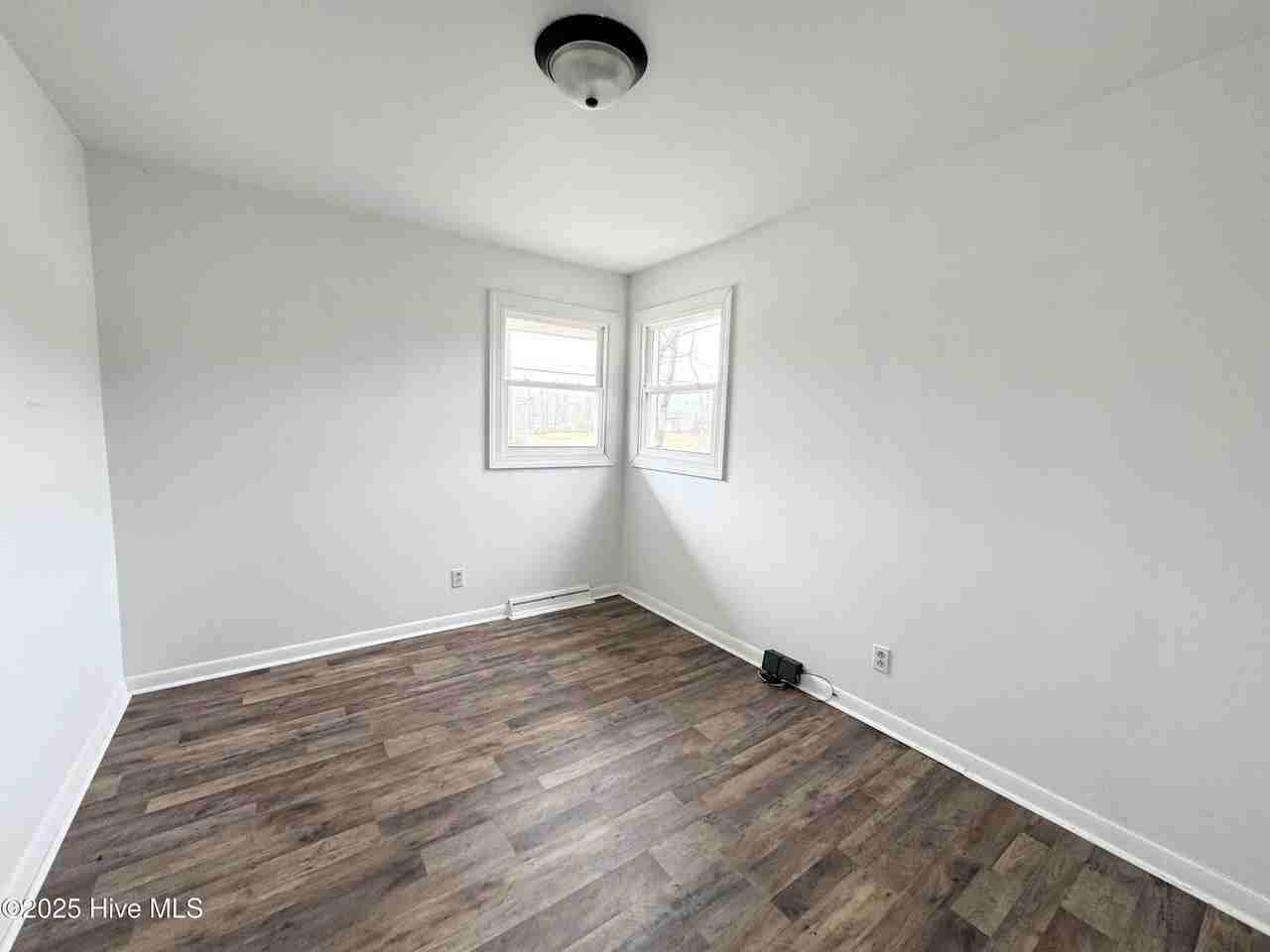 334 King St - Photo 2 of 9
