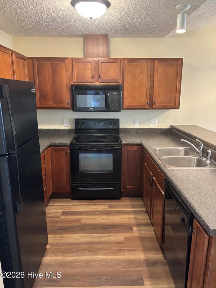 2321 Saddleback Dr #B - Photo 6 of 20