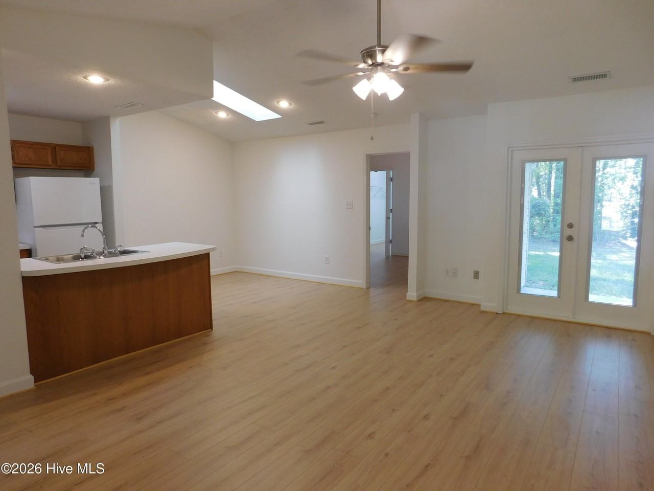 208 Tobiano Dr - Photo 3 of 30