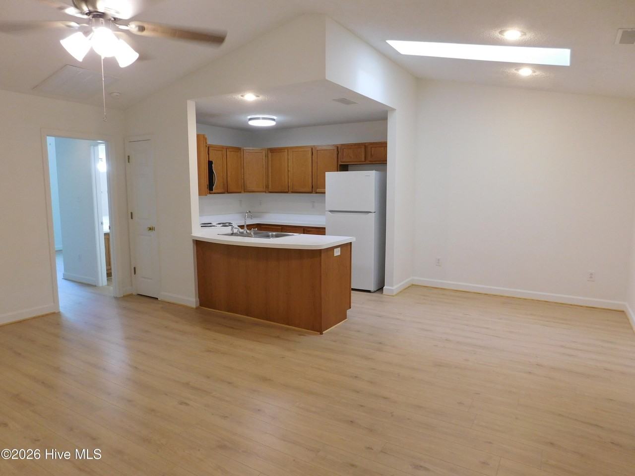 208 Tobiano Dr - Photo 4 of 30