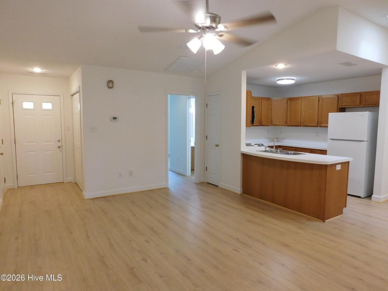 208 Tobiano Dr - Photo 5 of 30