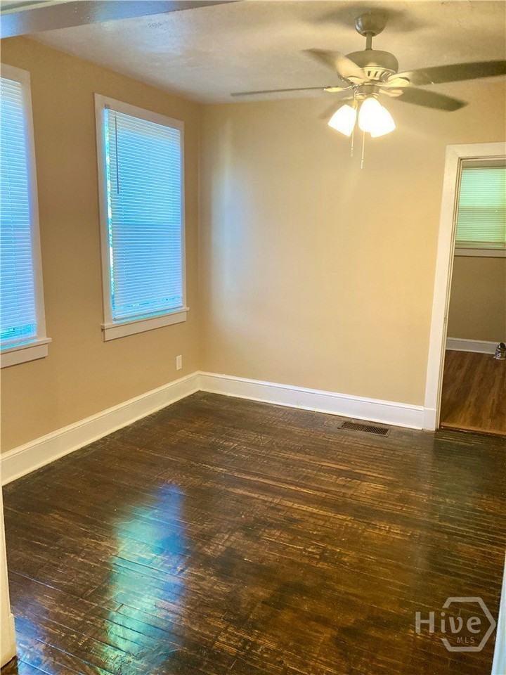 1340 W Hancock Ave - Photo 4 of 12