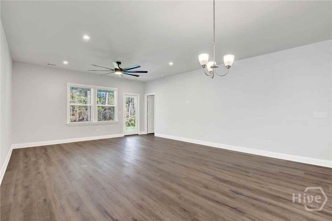 420 Monterey Loop - Photo 6 of 36