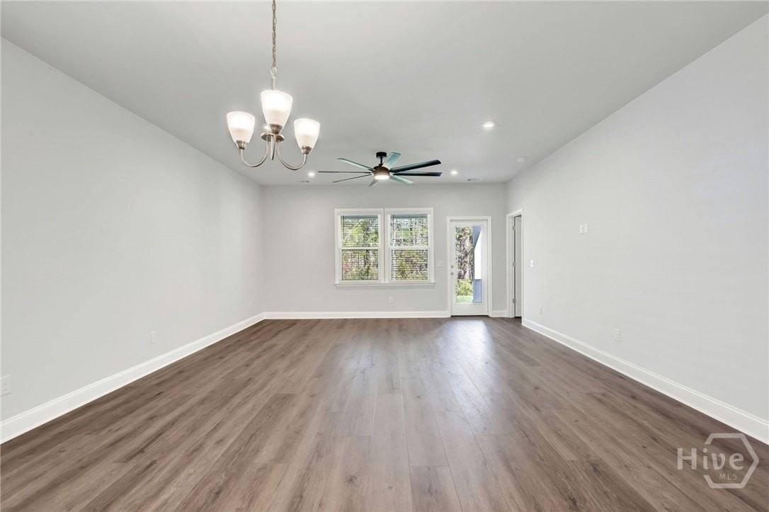 420 Monterey Loop - Photo 7 of 36