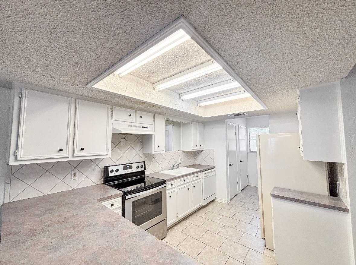 412 Short Circuit - Photo 6 of 15