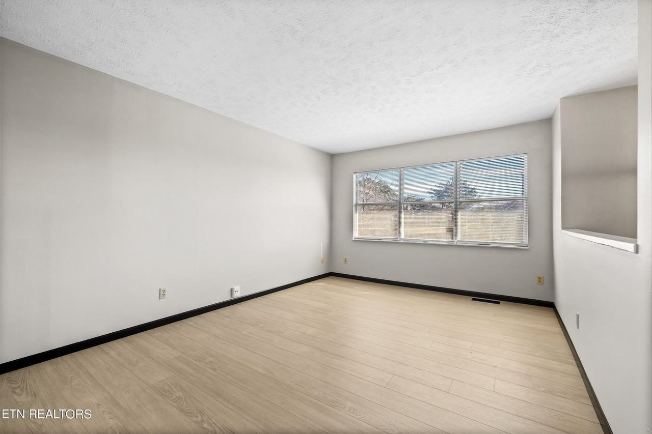 3433 Ben Alder Ln - Photo 4 of 22