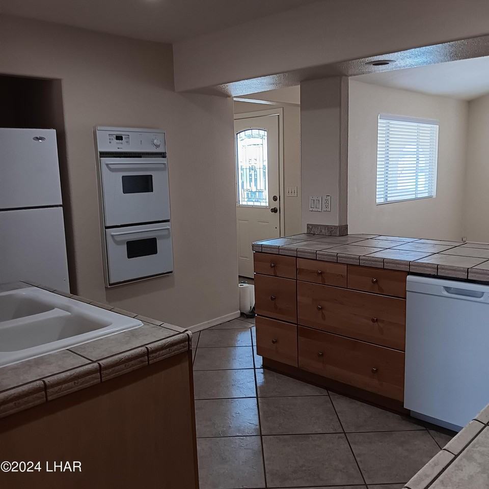 2710 Jericho Dr - Photo 5 of 18