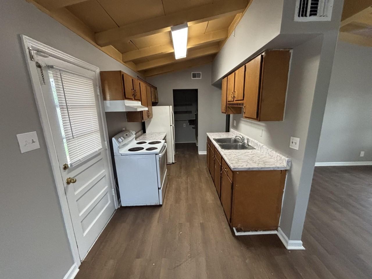 214 Rugby Rd - Photo 3 of 11