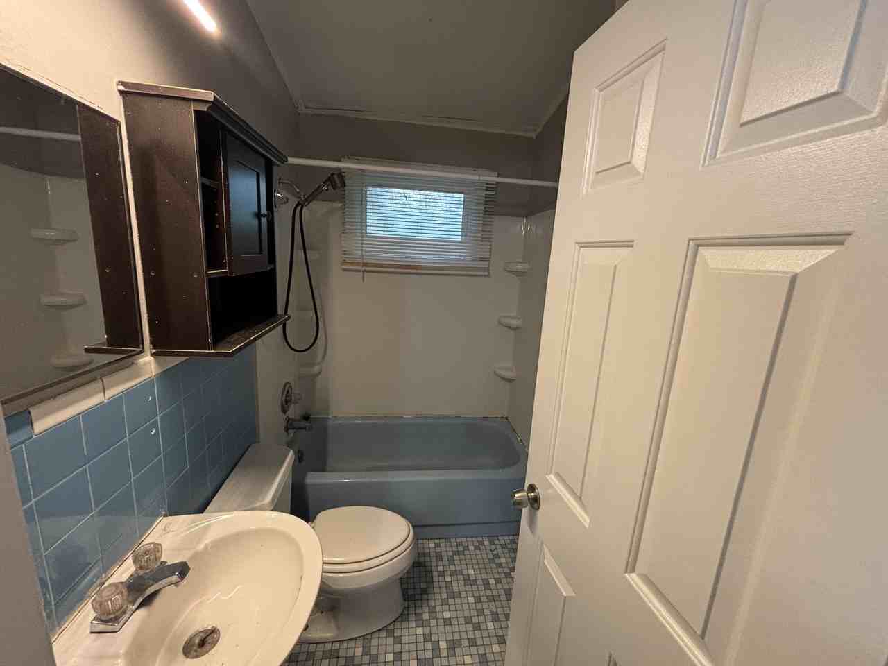 214 Rugby Rd - Photo 4 of 11