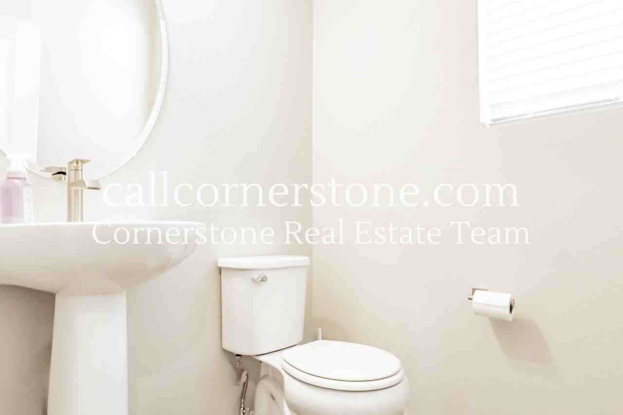 9844 Cronin St #1 - Photo 4 of 25