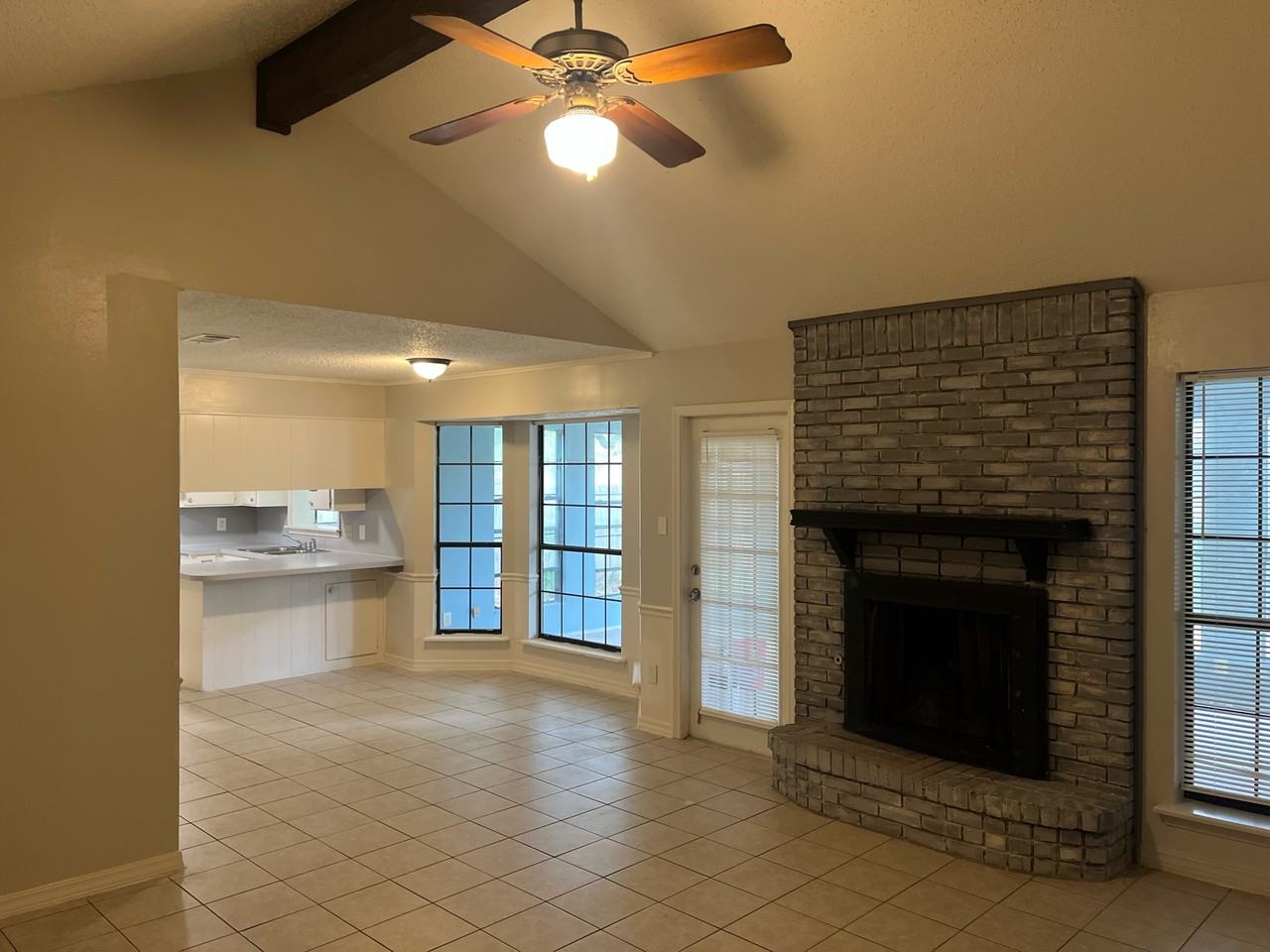 2524 Downs Cir - Photo 3 of 9