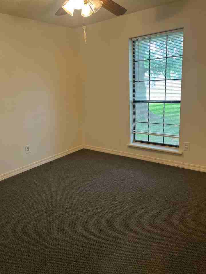 2524 Downs Cir - Photo 7 of 9