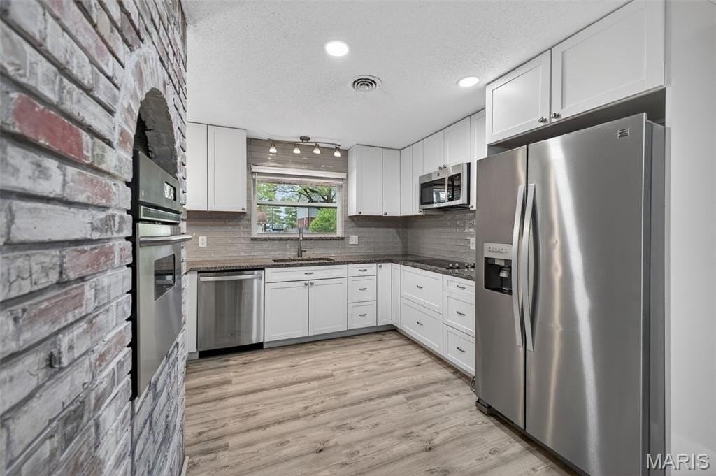 495 Baywillow Dr - Photo 6 of 14