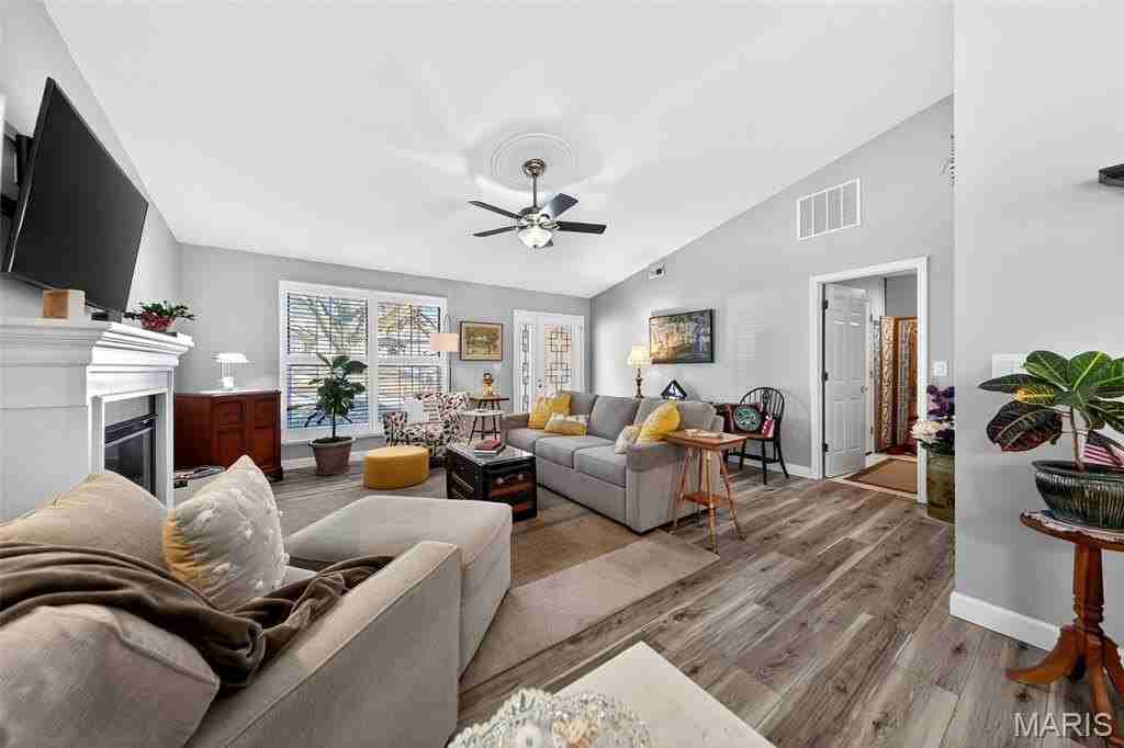 1321 Forest Creek Dr #3 - Photo 5 of 20