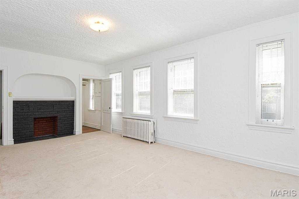 1071 Terrace Dr - Photo 2 of 24