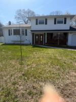 featured image of 13 Oakwood Dr