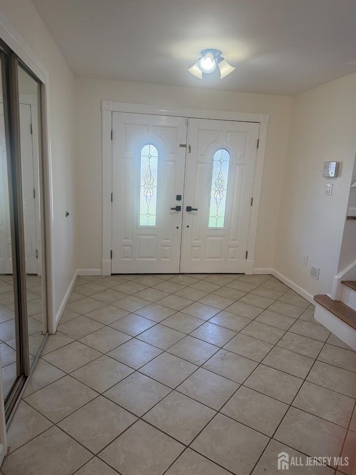 13 Oakwood Dr - Photo 4 of 43