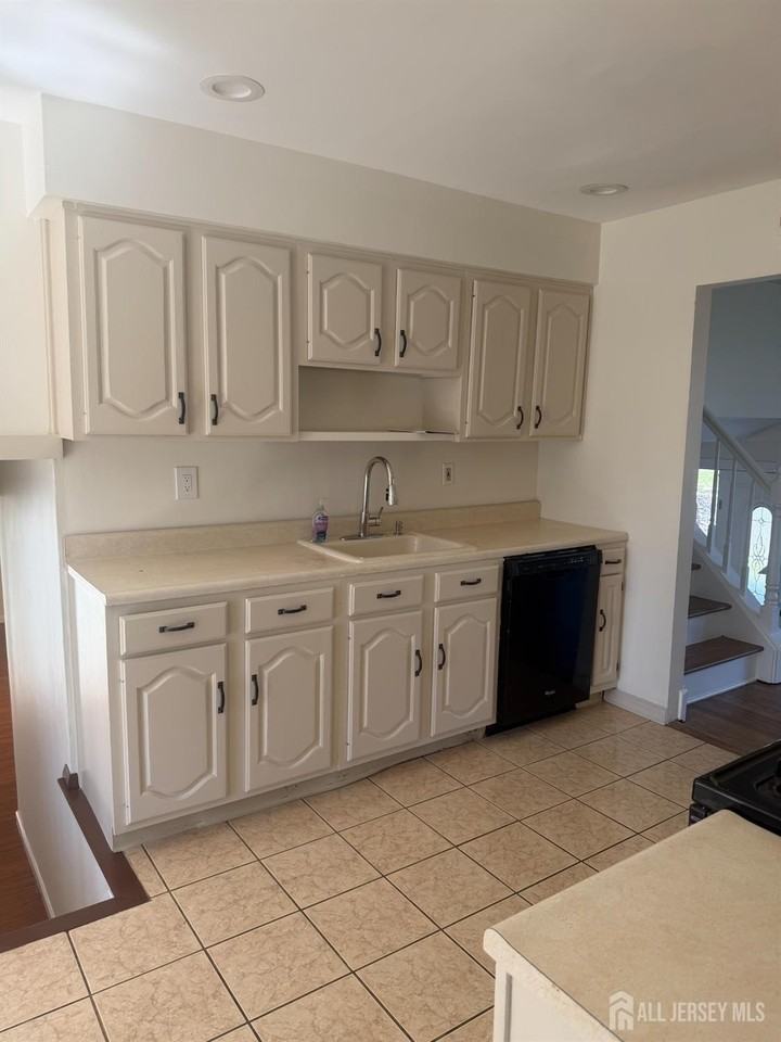 13 Oakwood Dr - Photo 5 of 43