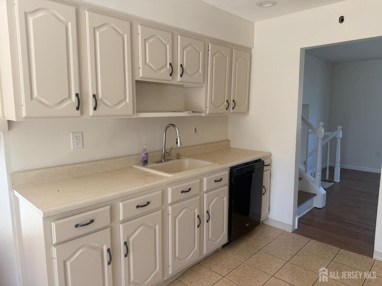 13 Oakwood Dr - Photo 6 of 43