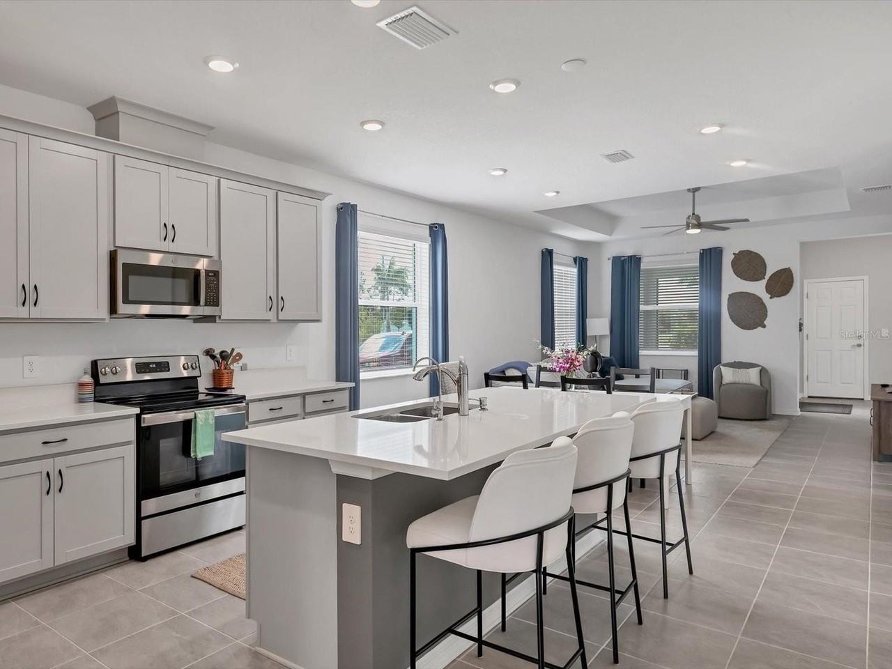 7724 Saloon Ln - Photo 5 of 50