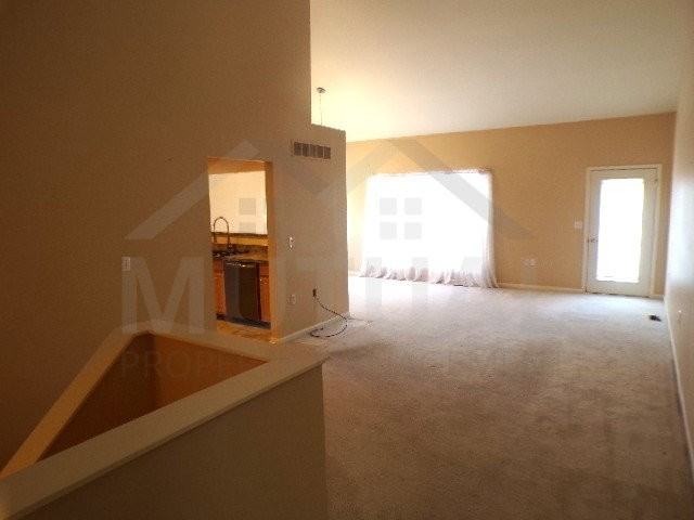 6575 Cortland Ave - Photo 3 of 8