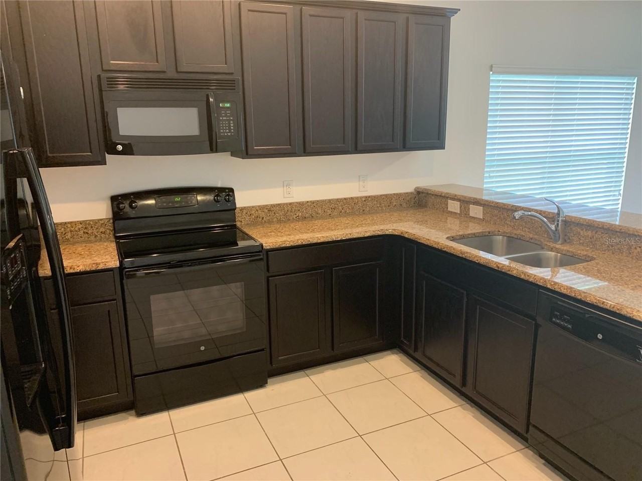 4848 Rockvale Dr - Photo 7 of 17