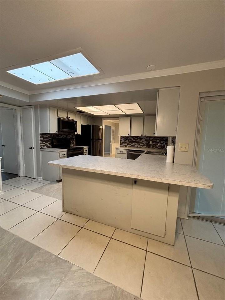 2502 Vine St - Photo 3 of 16