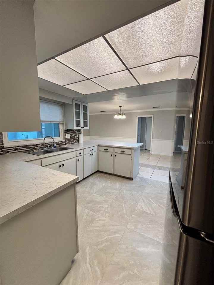 2502 Vine St - Photo 4 of 16