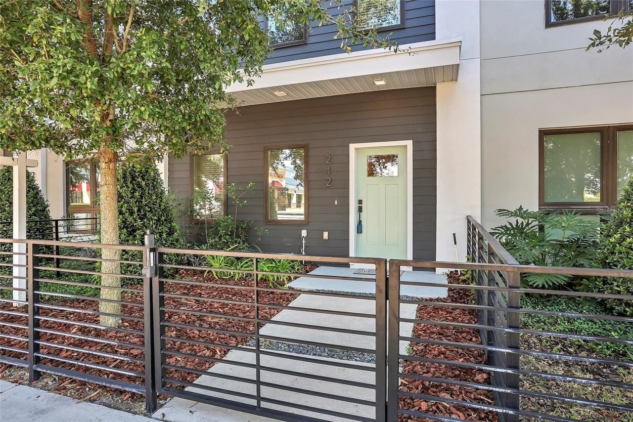 212 E Pineloch Ave - Photo 2 of 29