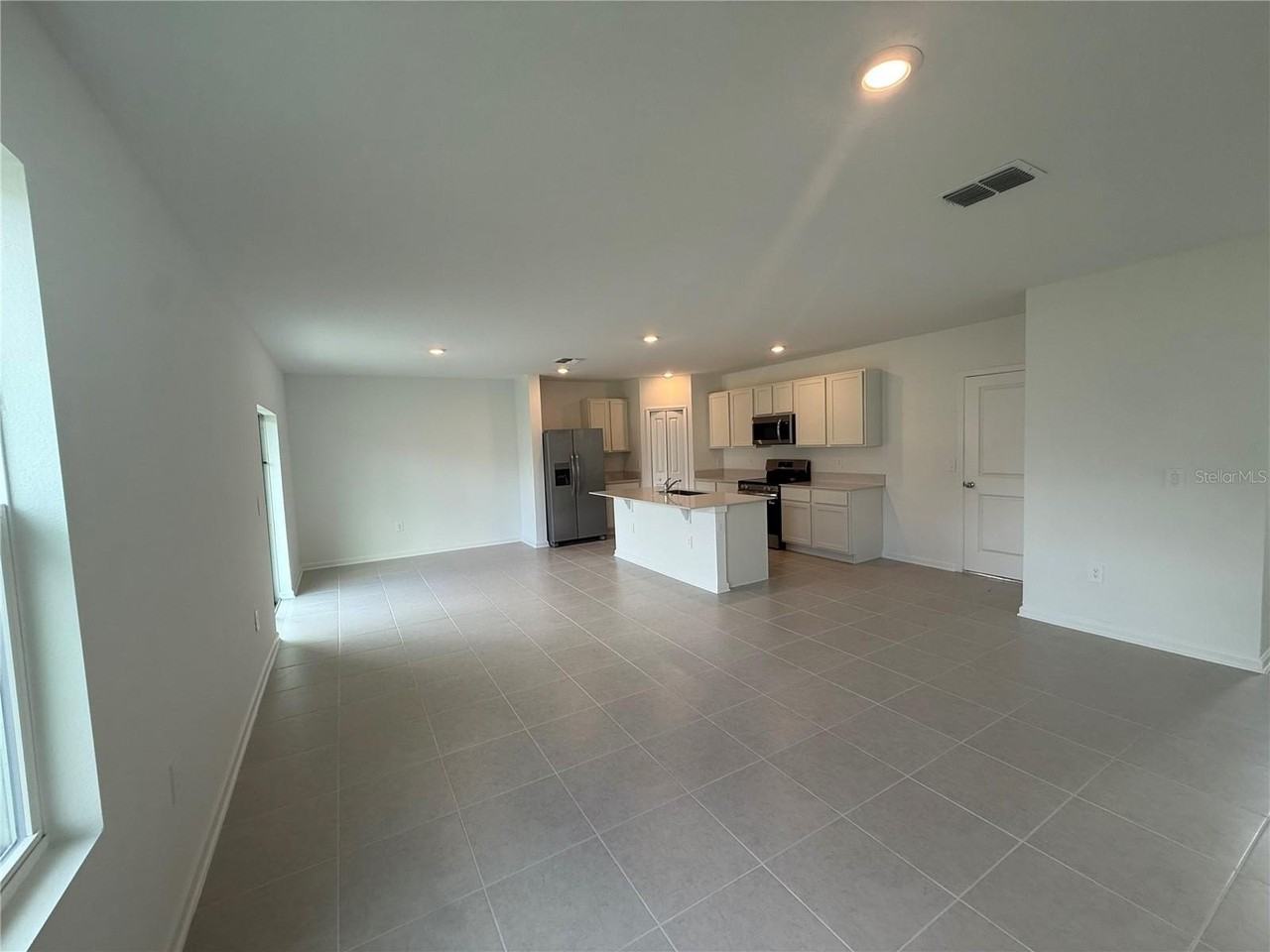 4378 River Beacon Blvd - Photo 3 of 24