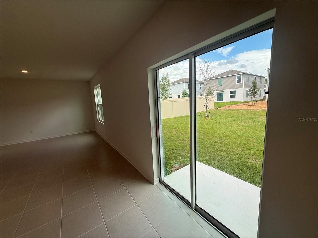 4378 River Beacon Blvd - Photo 6 of 24