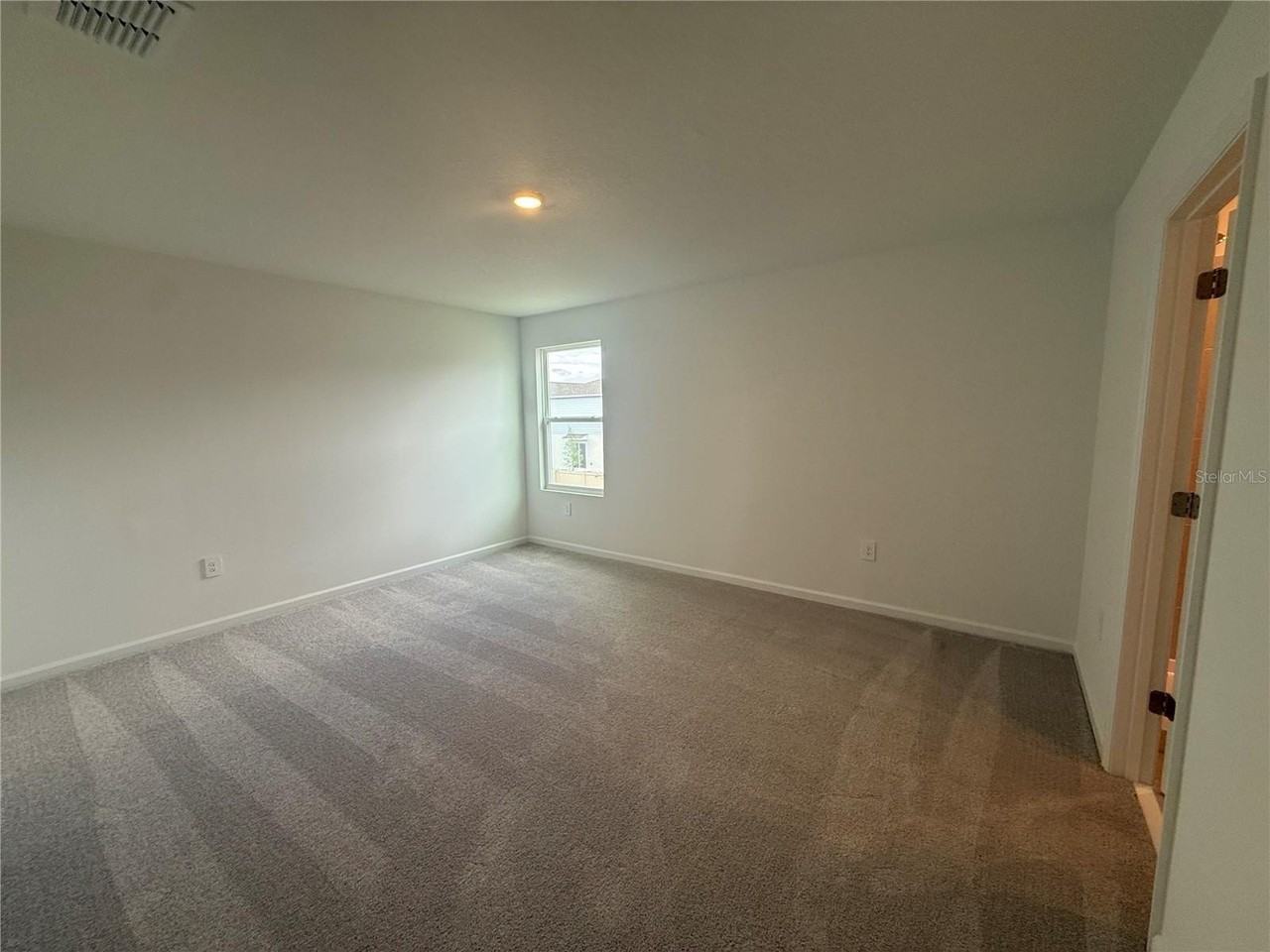 4378 River Beacon Blvd - Photo 7 of 24