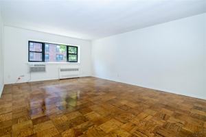 featured image of Stewart Pl & Lake St #1