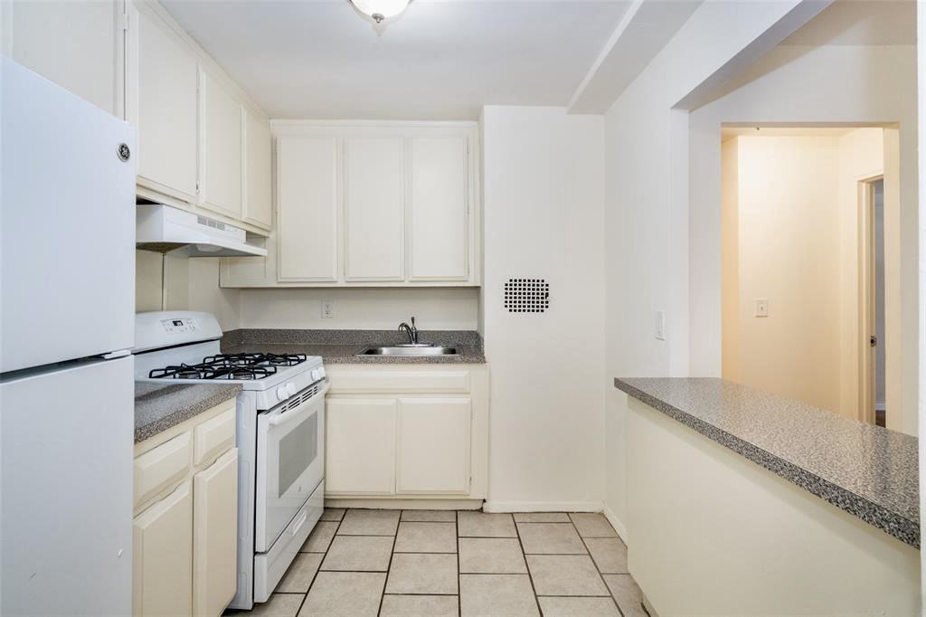 Stewart Pl & Lake St #1 - Photo 2 of 6