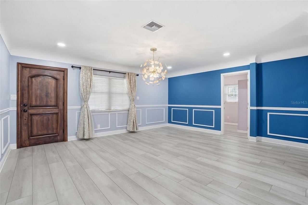 2121 Park St N - Photo 3 of 35