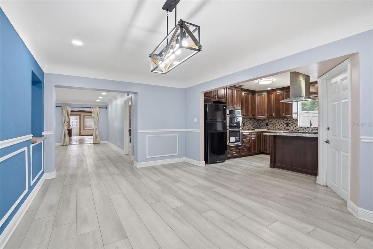 2121 Park St N - Photo 4 of 35