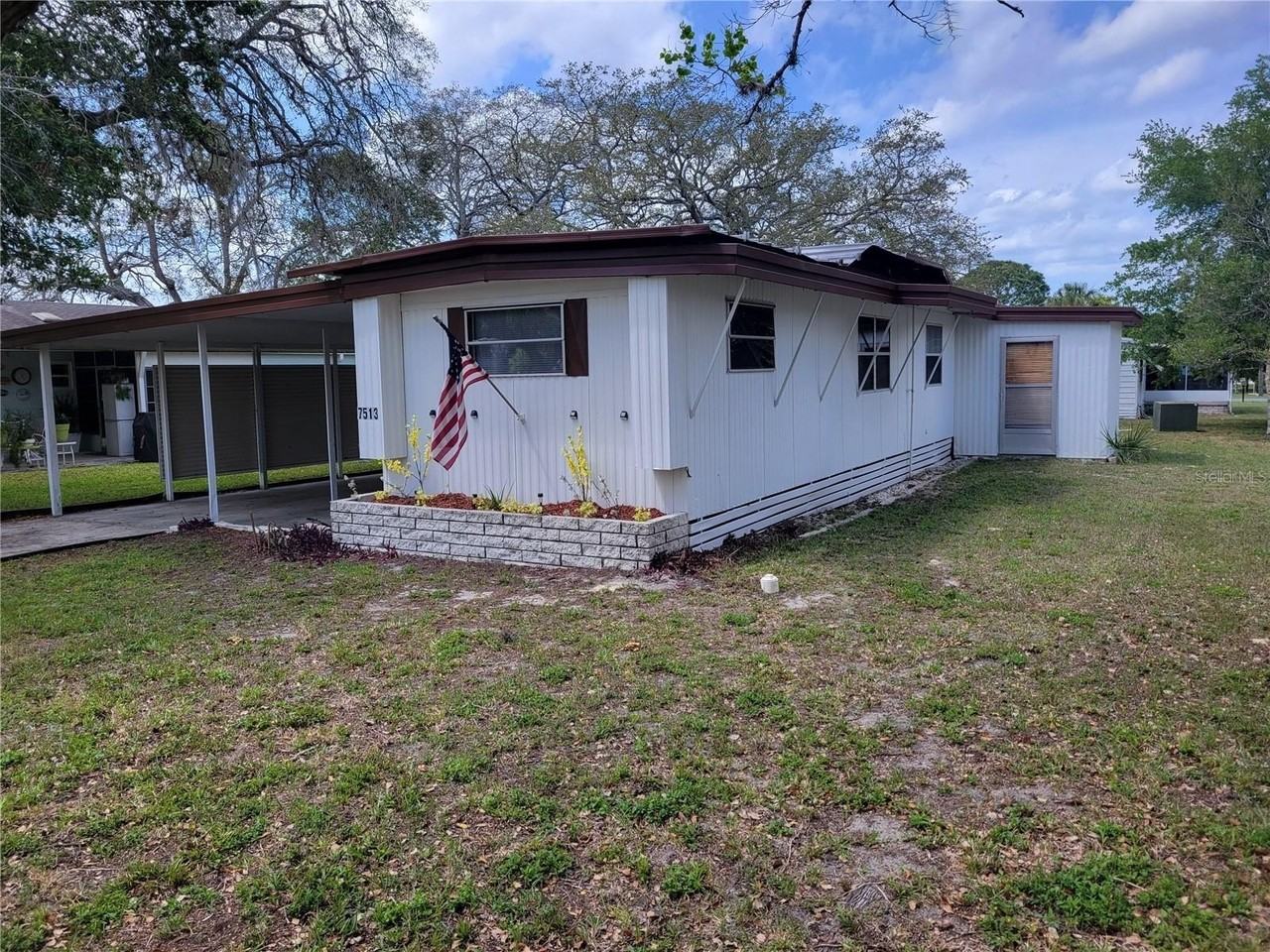 7513 Highpoint Blvd - Photo 3 of 18