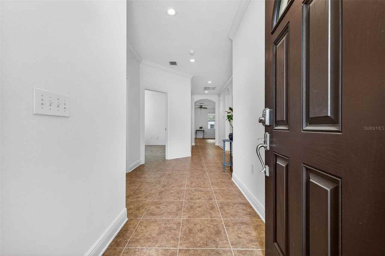 3204 W Marlin Ave - Photo 6 of 33