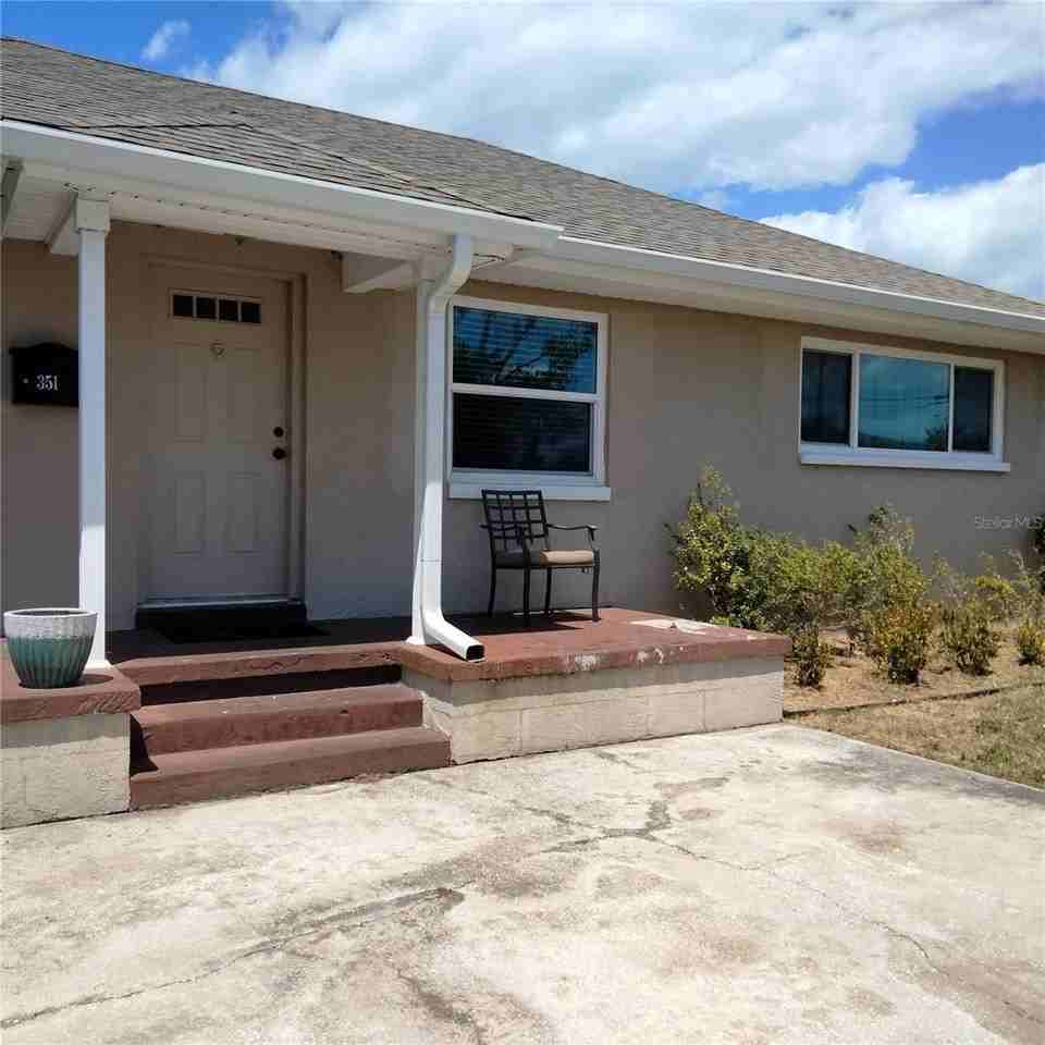 351 Davenport Ave Ne - Photo 4 of 33