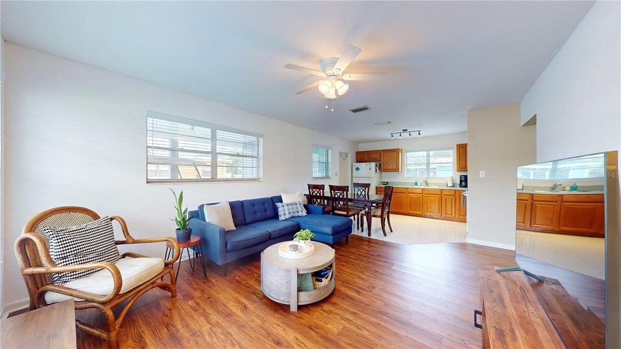 4728 W Bay Ave - Photo 3 of 26