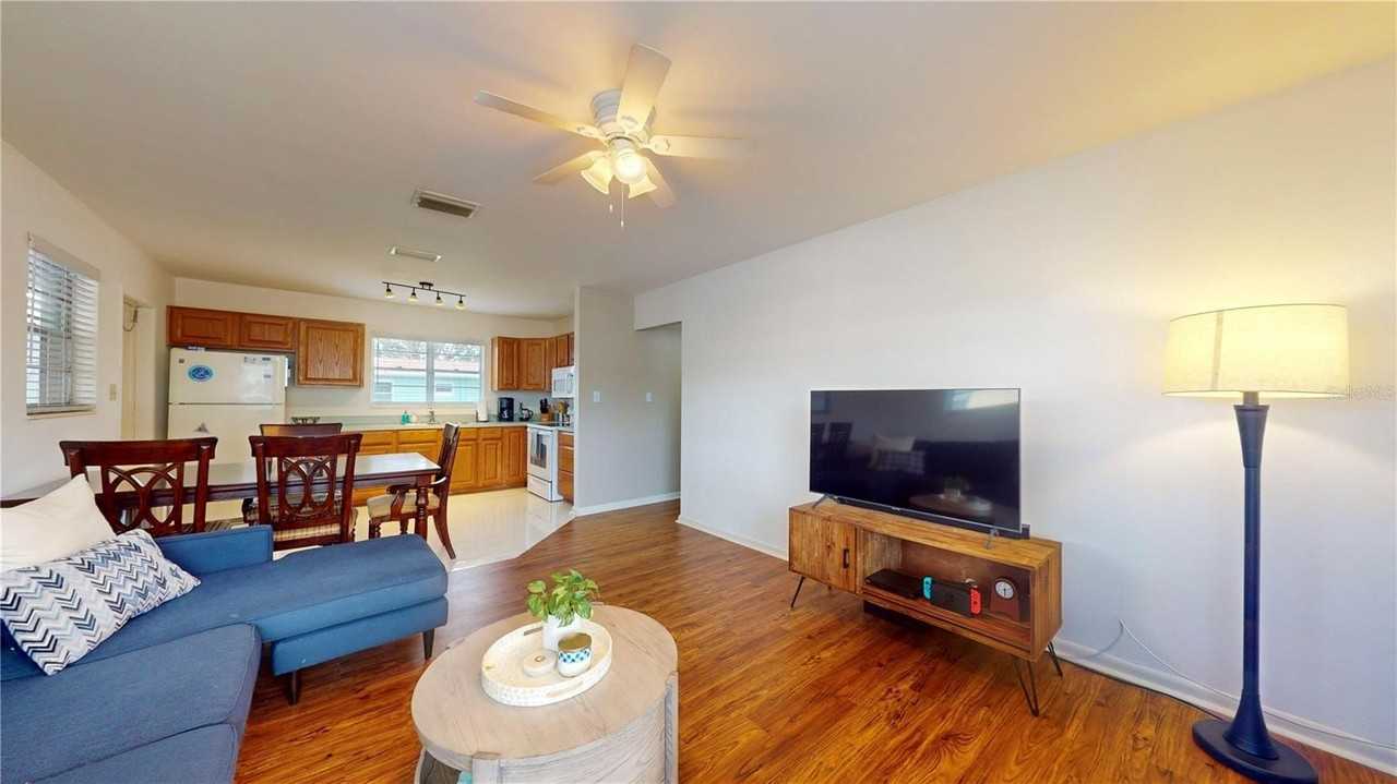 4728 W Bay Ave - Photo 4 of 26