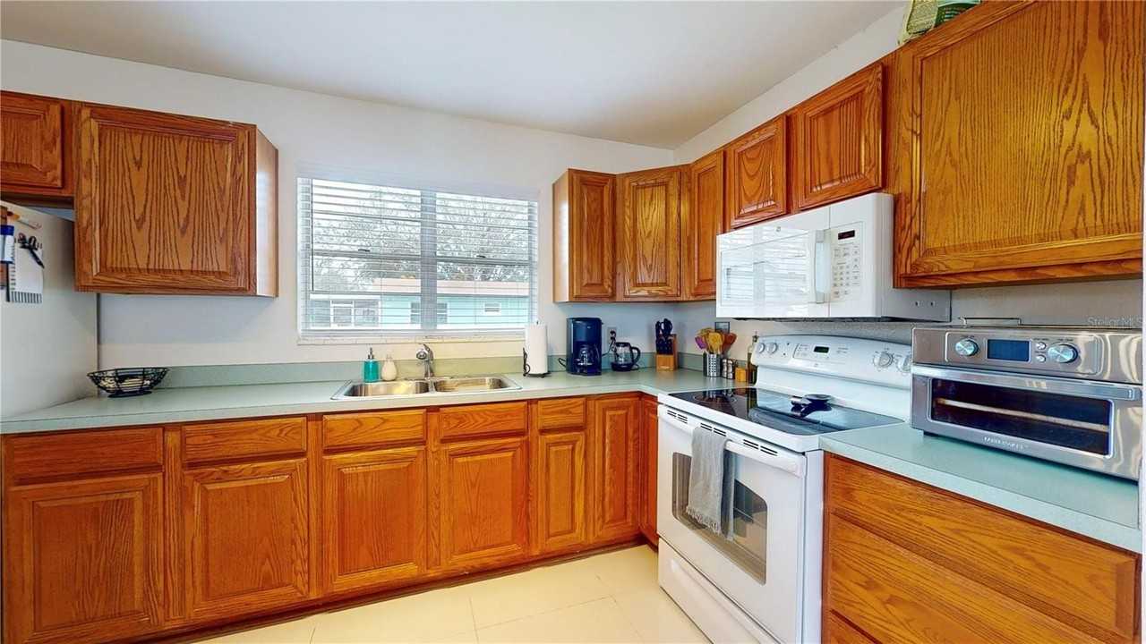 4728 W Bay Ave - Photo 6 of 26