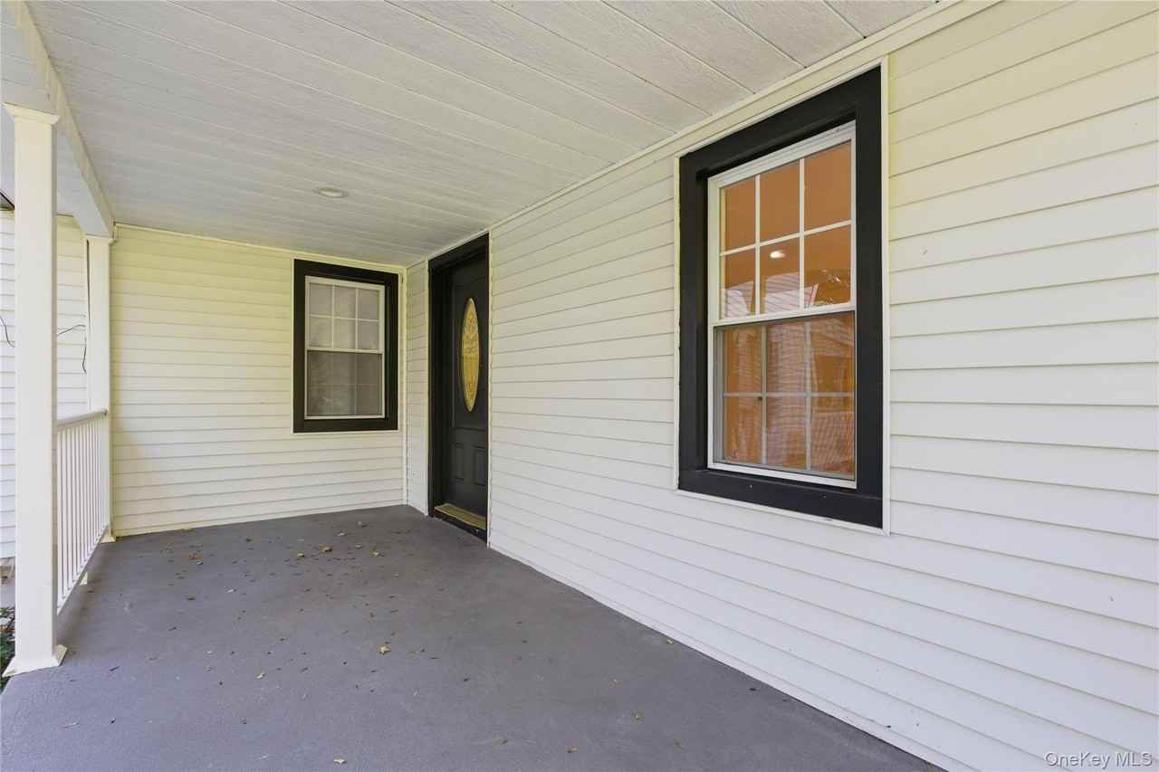 39 Cox Ave - Photo 5 of 26