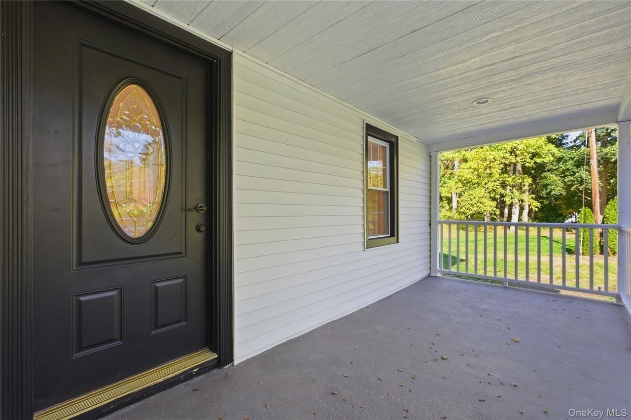 39 Cox Ave - Photo 6 of 26