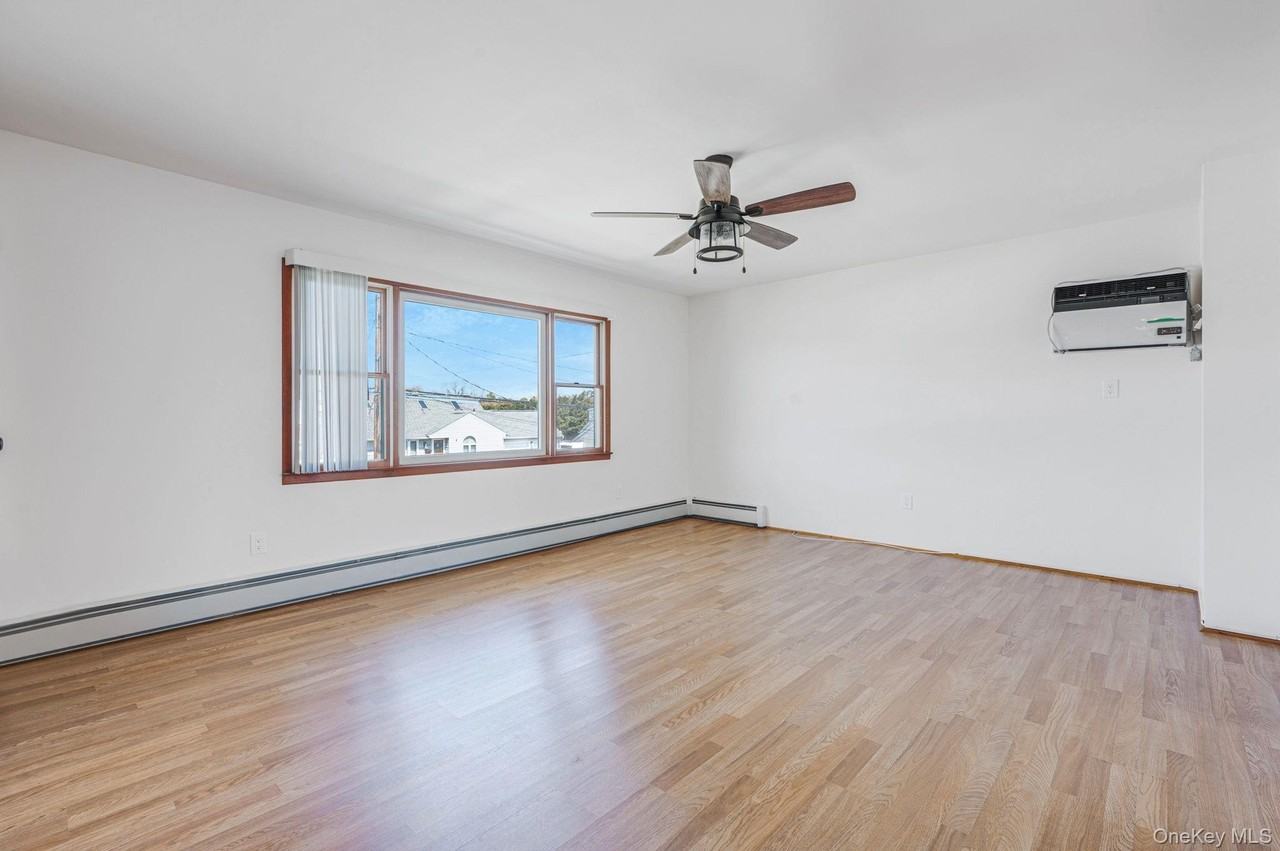 456 15th St - Photo 2 of 19