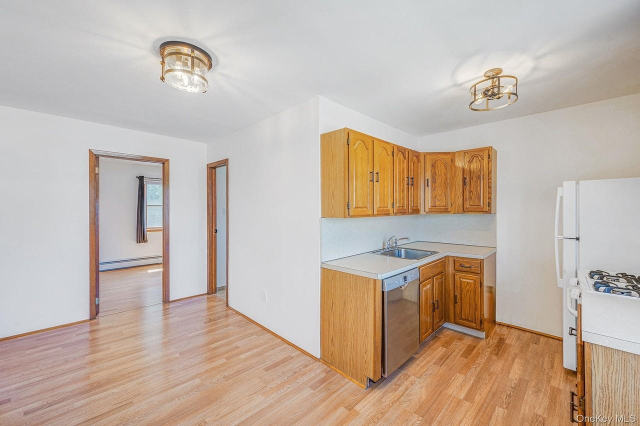 456 15th St - Photo 4 of 19