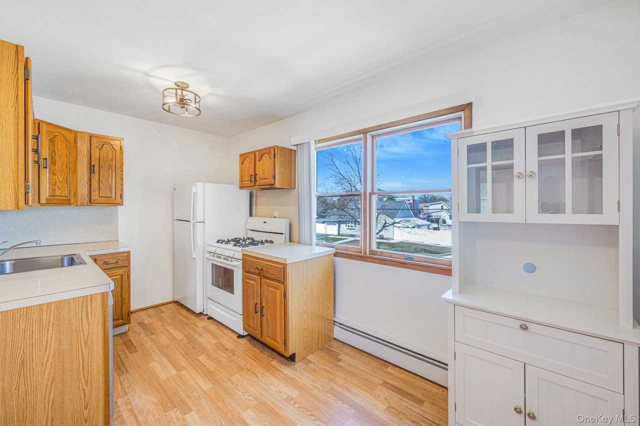 456 15th St - Photo 5 of 19