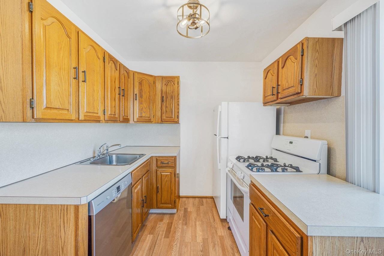 456 15th St - Photo 6 of 19