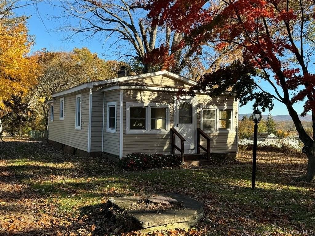 134 N Pierpont Ave - Photo 3 of 19