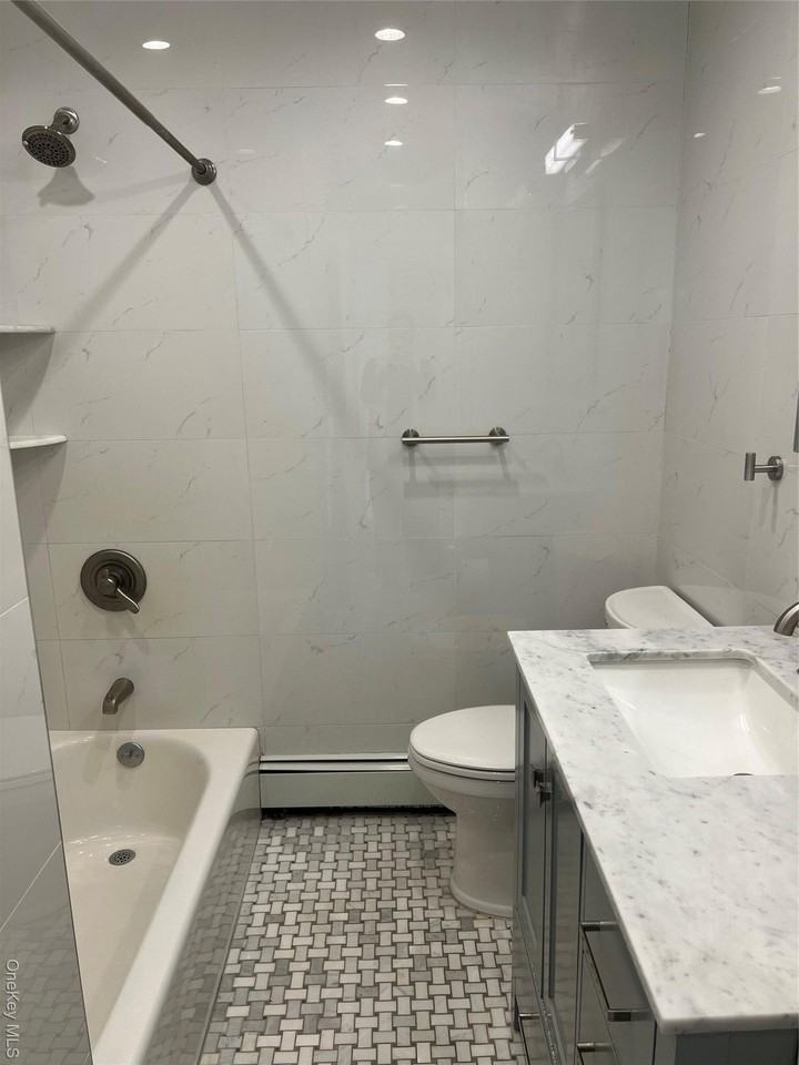 1016 Oaks Dr - Photo 6 of 17